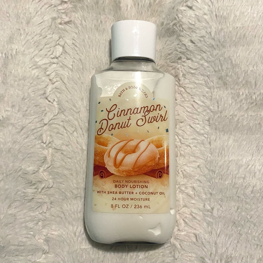 NEW Bath and Body Works Cinnamon Donut Swirl Body Lotion